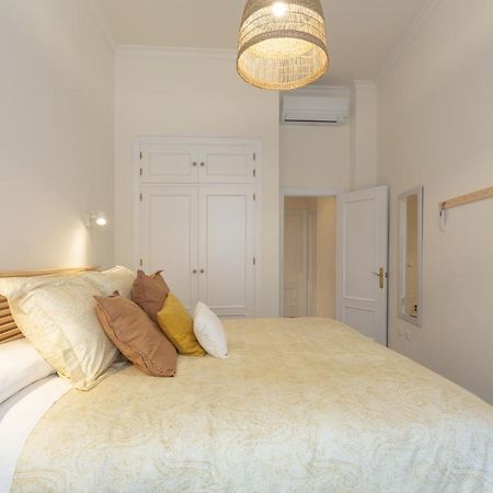 Puerta De Larios: Central Three-Bedroom Apartment With Balconies And Patio マラガ エクステリア 写真