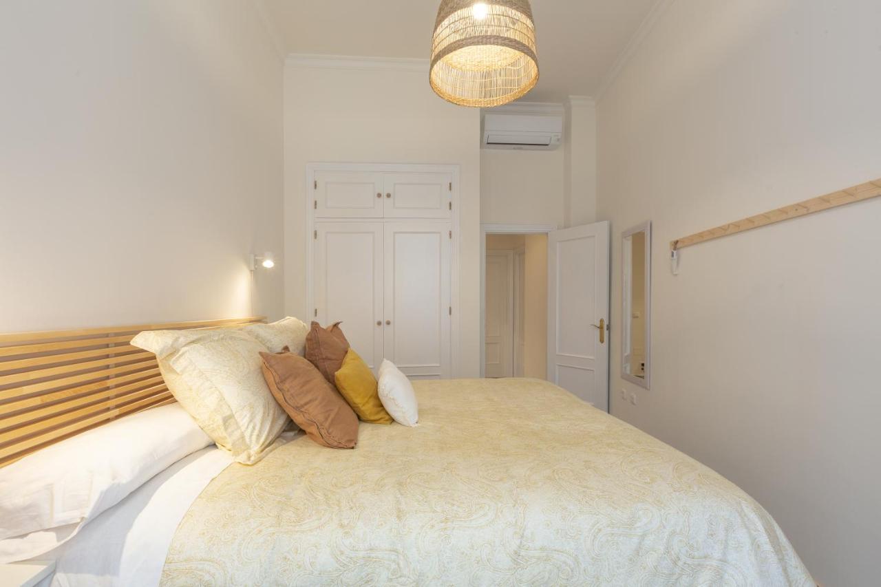 Puerta De Larios: Central Three-Bedroom Apartment With Balconies And Patio マラガ エクステリア 写真