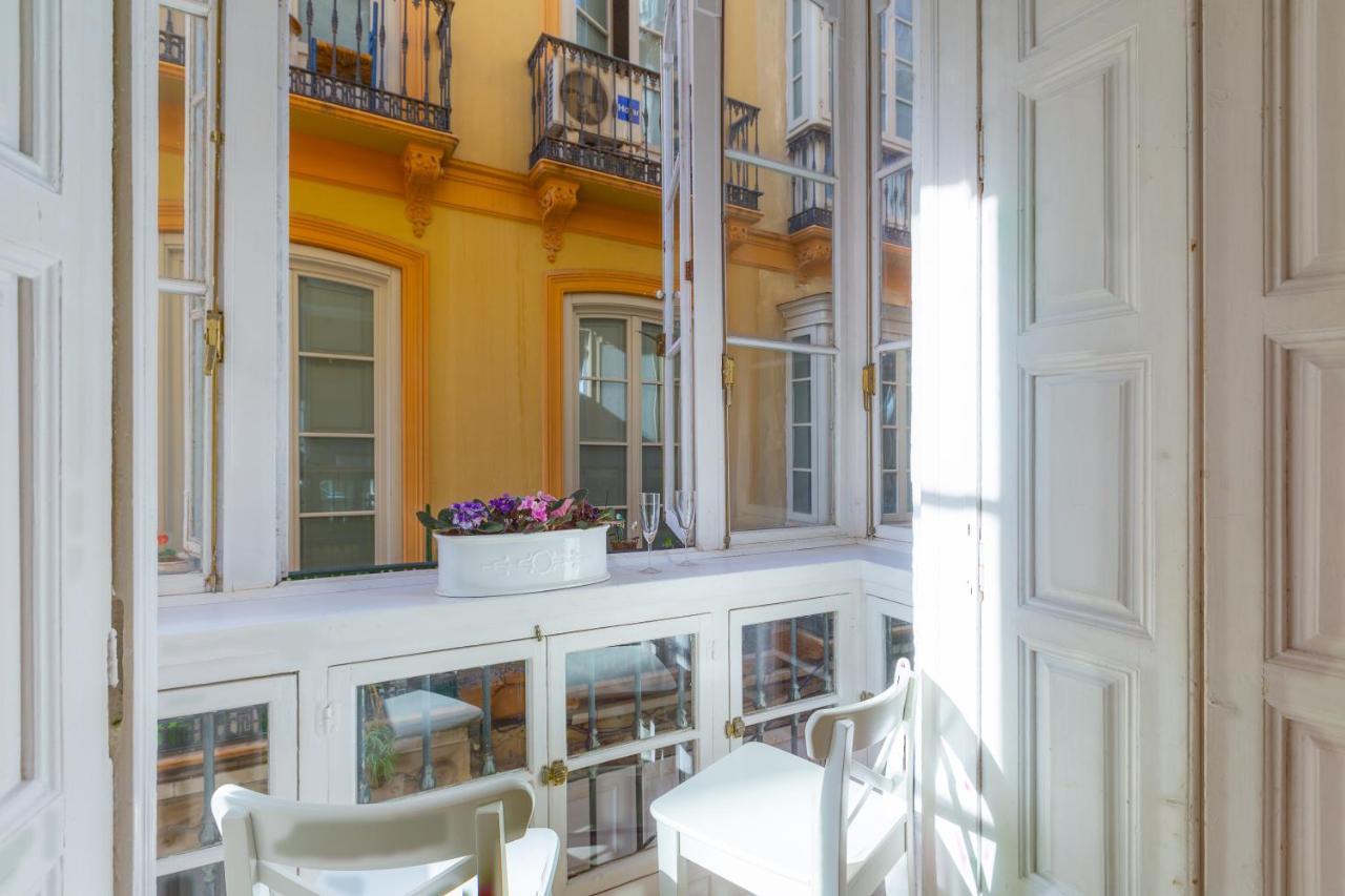 Puerta De Larios: Central Three-Bedroom Apartment With Balconies And Patio マラガ エクステリア 写真