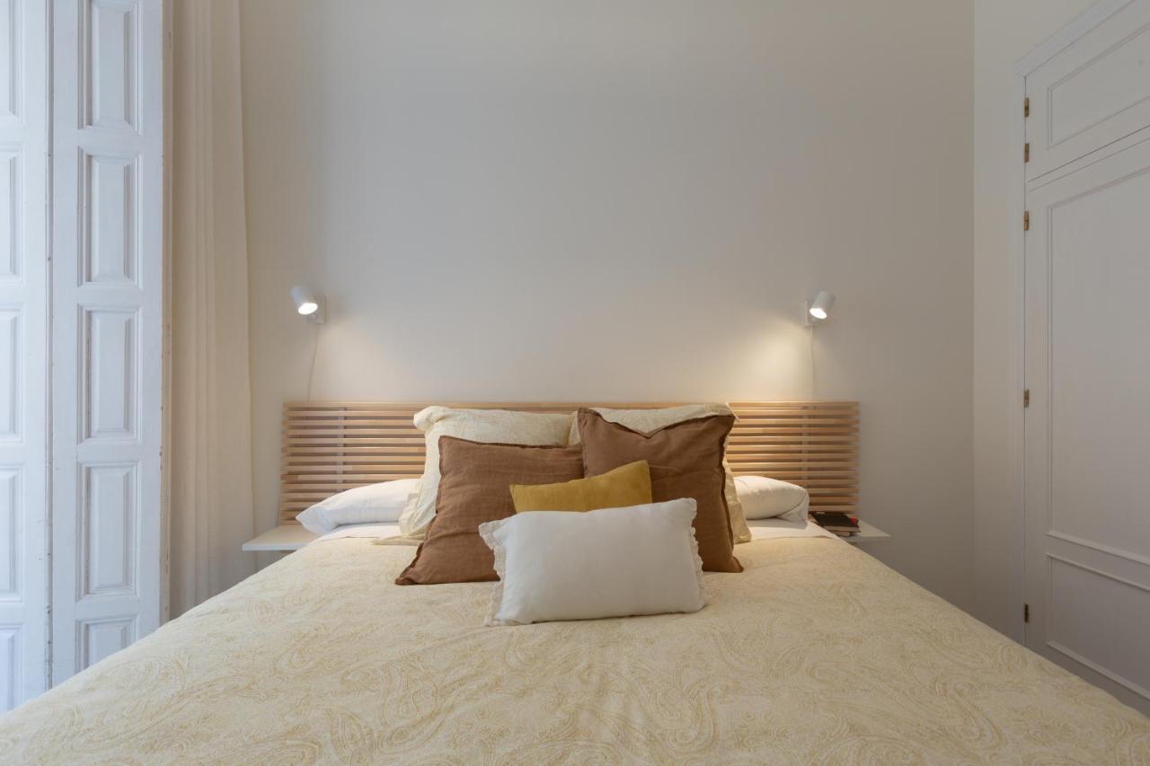 Puerta De Larios: Central Three-Bedroom Apartment With Balconies And Patio マラガ エクステリア 写真