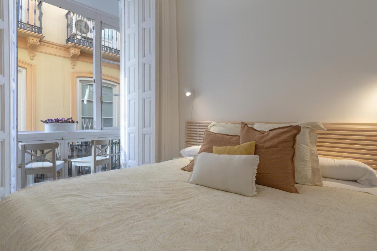 Puerta De Larios: Central Three-Bedroom Apartment With Balconies And Patio マラガ エクステリア 写真