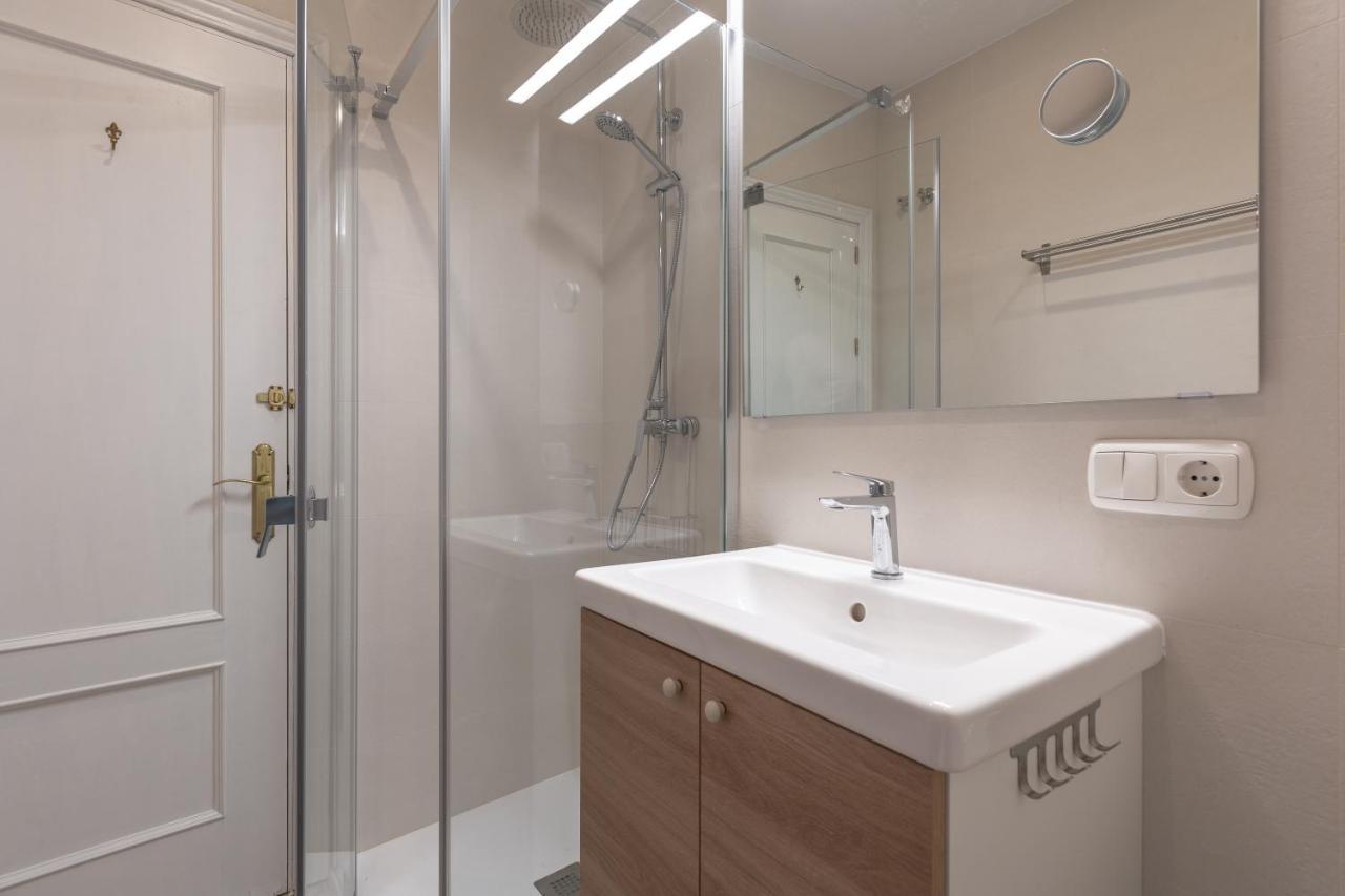 Puerta De Larios: Central Three-Bedroom Apartment With Balconies And Patio マラガ エクステリア 写真
