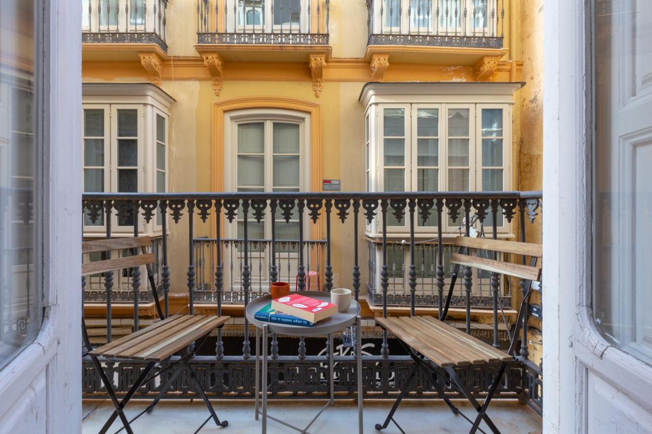 Puerta De Larios: Central Three-Bedroom Apartment With Balconies And Patio マラガ エクステリア 写真